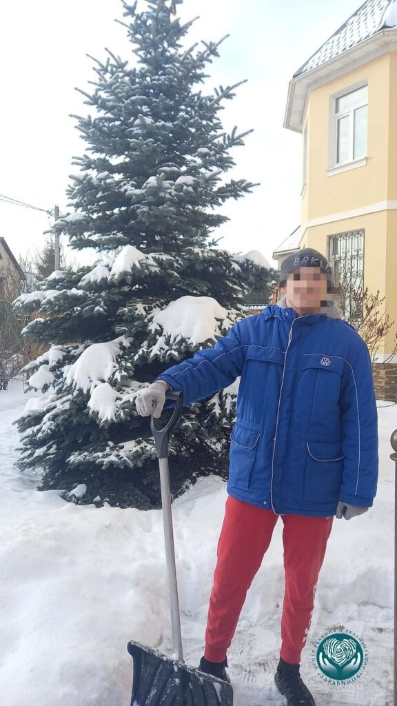 Уборка снега в РЦ Здравница
