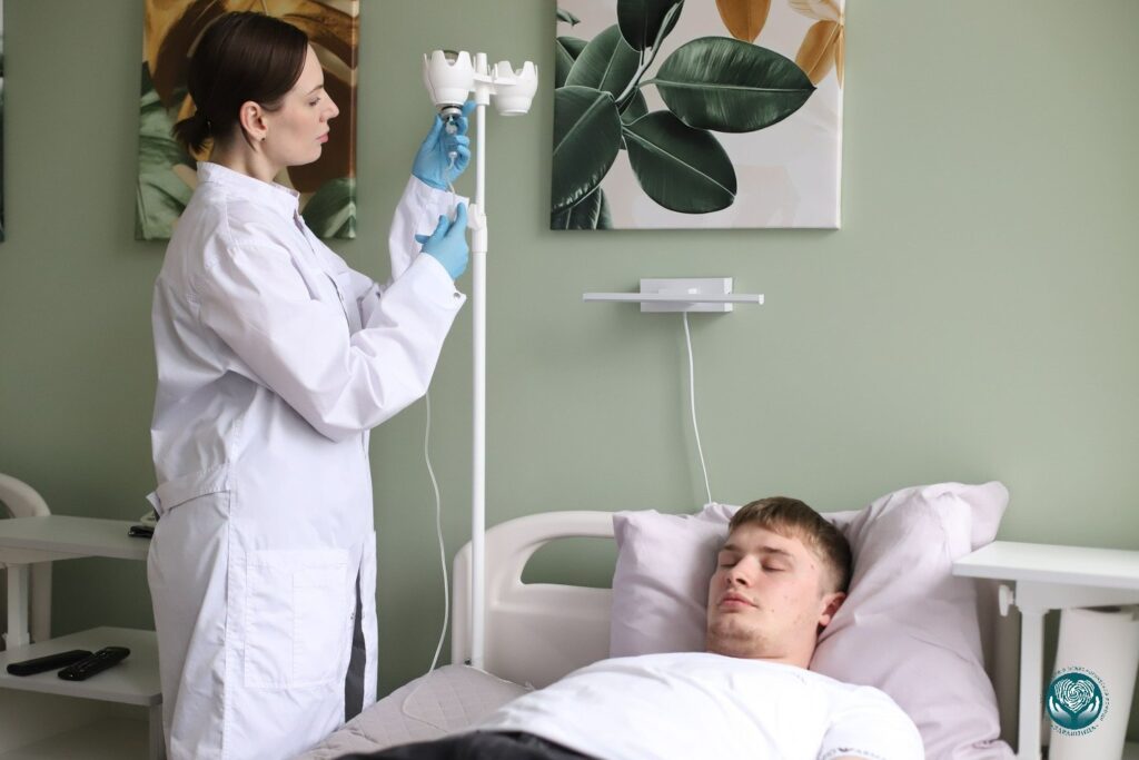 Пациент после капельницы детоксикации в клинике «Здравница»