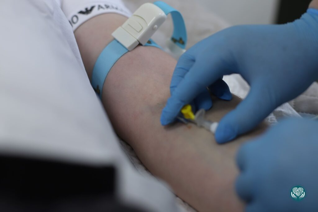 Выведение из запоя капельницами и дальнейшее лечение алкоголизма