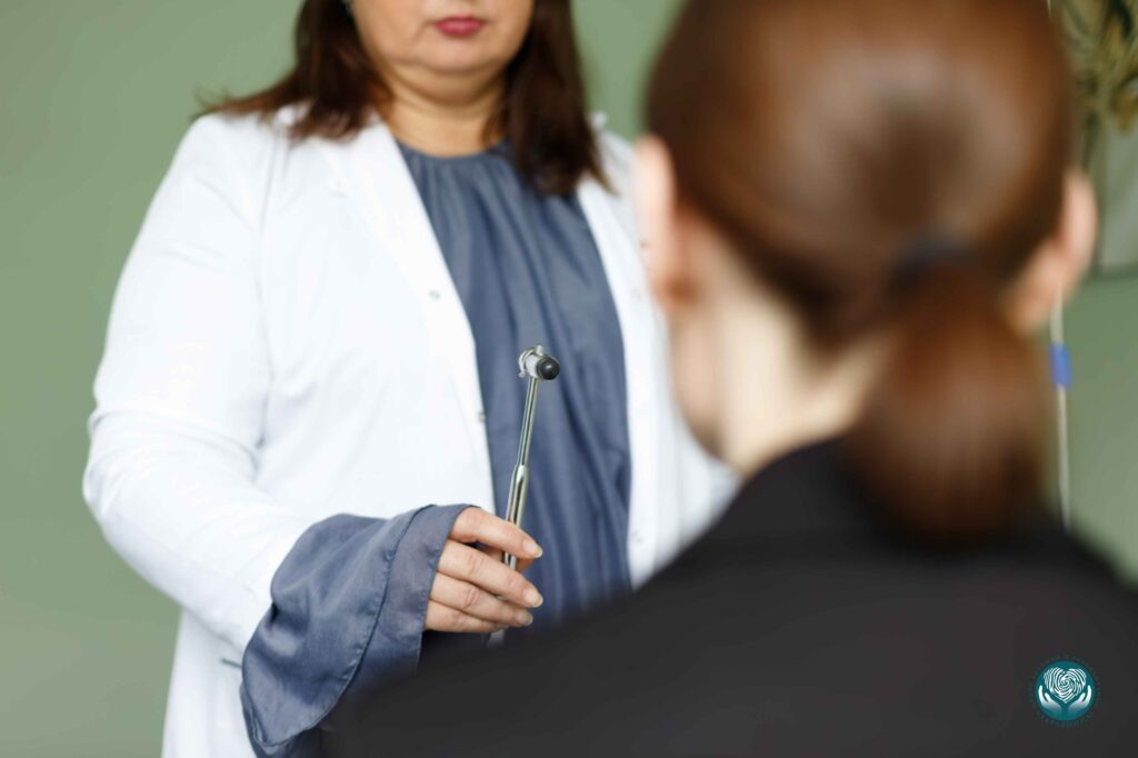 Диагностика нервного тика глаза у невролога в клинике Здравница