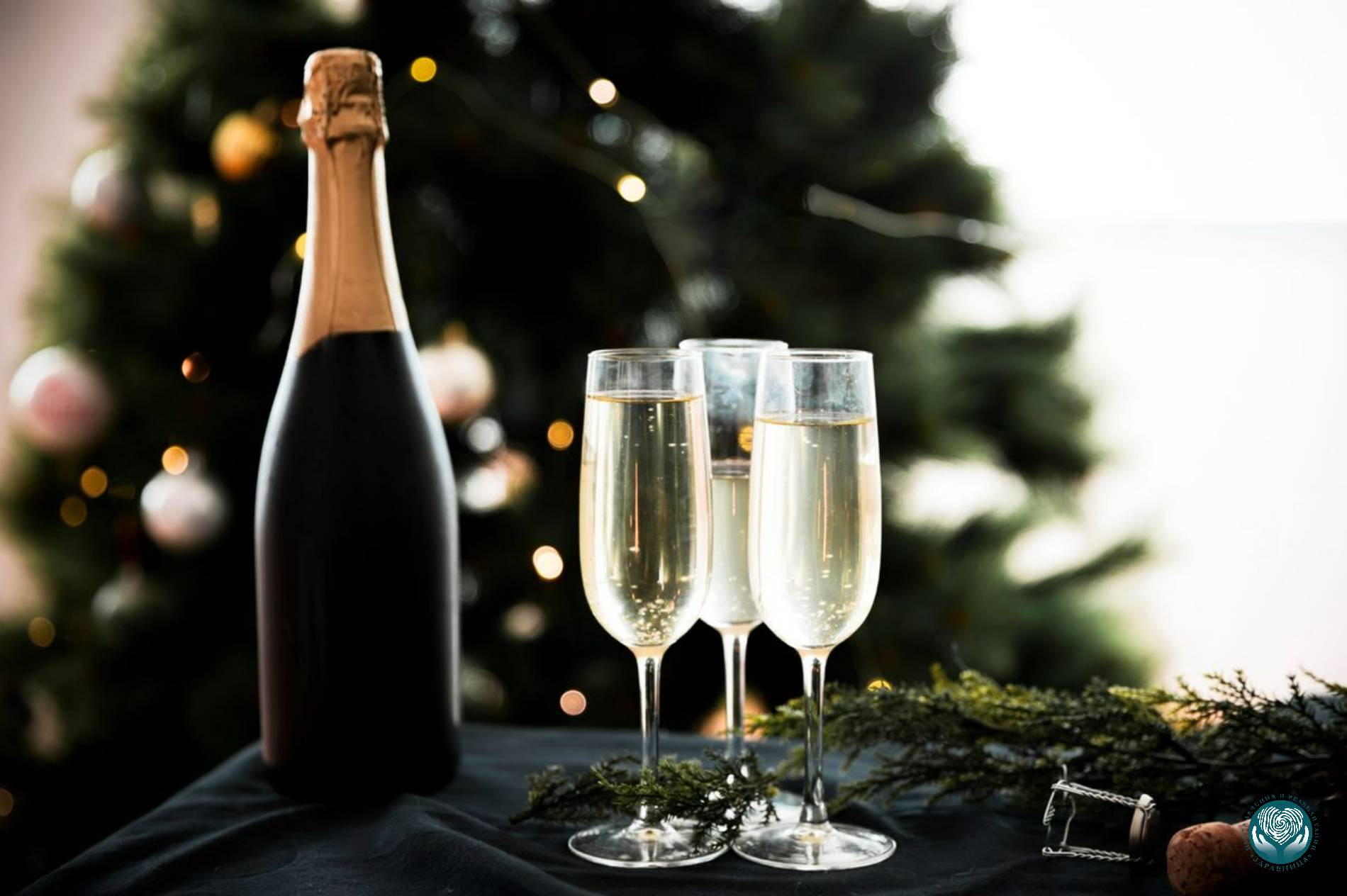 Сколько времени выводится шампанское