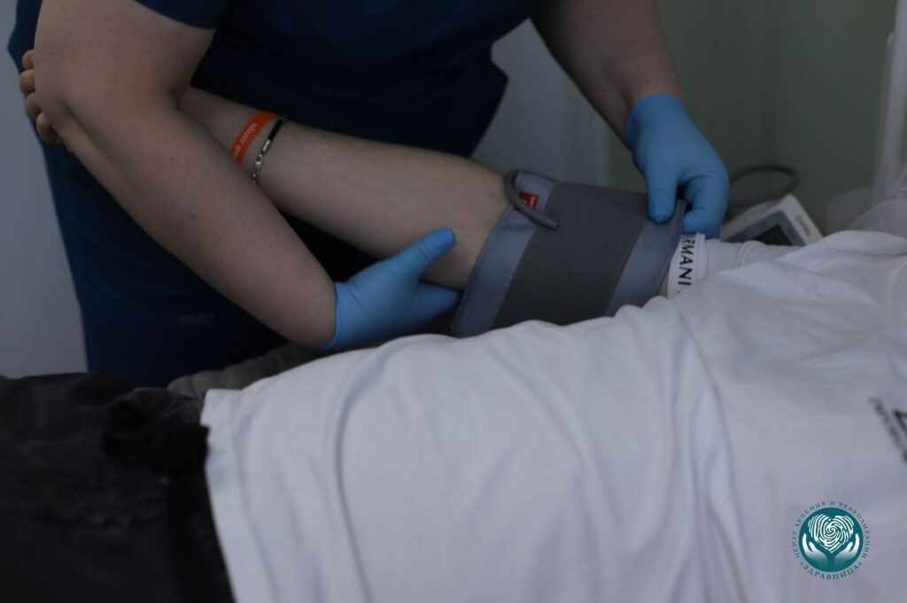 измерение давления при вызове нарколога на дом в Щелково